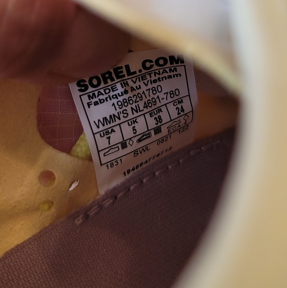 Sorel Kinetic Breakthru Tech Lace Sneaker in Tranquil Yellow & Chalk - Like New - Picture 6 of 16